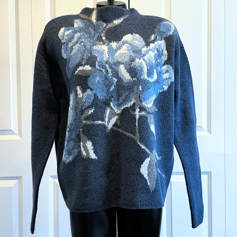 NWT WHITE HOUSE BLACK MARKET sweater